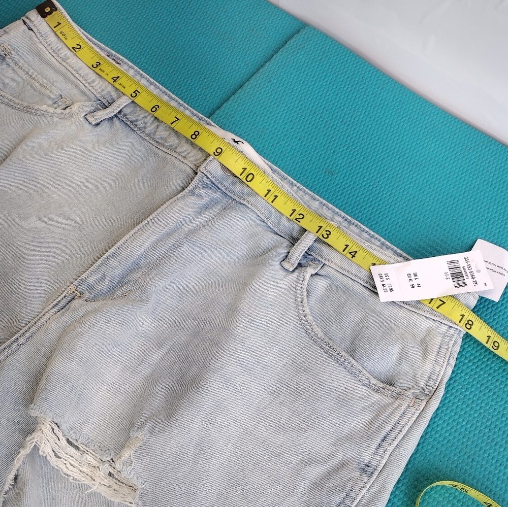 NWT Hollister Curvy High Rise Crop Mom Jeans Ripped Vintage - Size 17 S - Picture 6 of 10